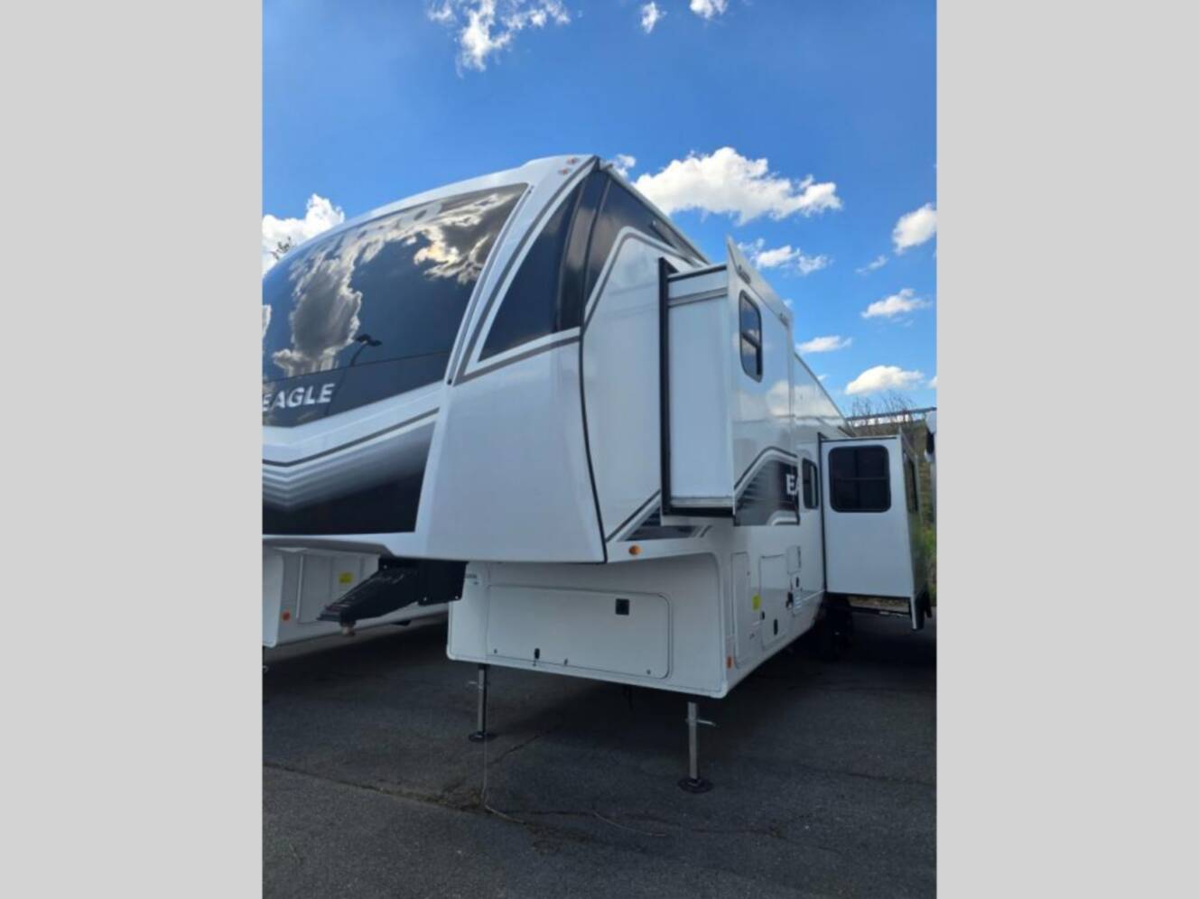 A photo of this 2026 Jayco Eagle HT 31QCD