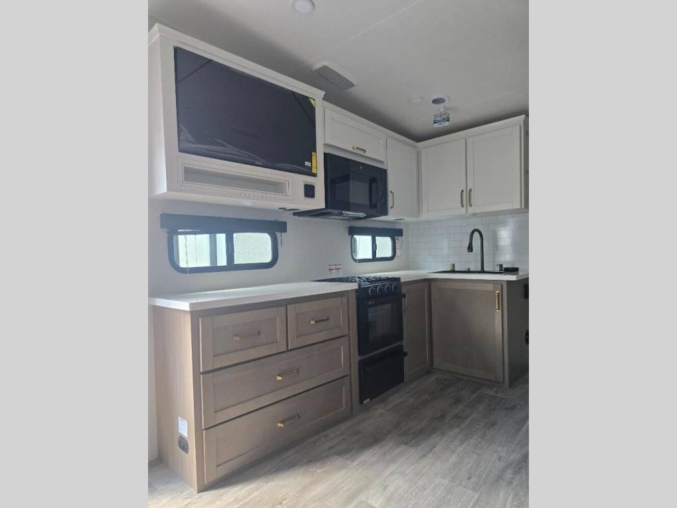 A photo of this 2026 Jayco Eagle HT 31QCD
