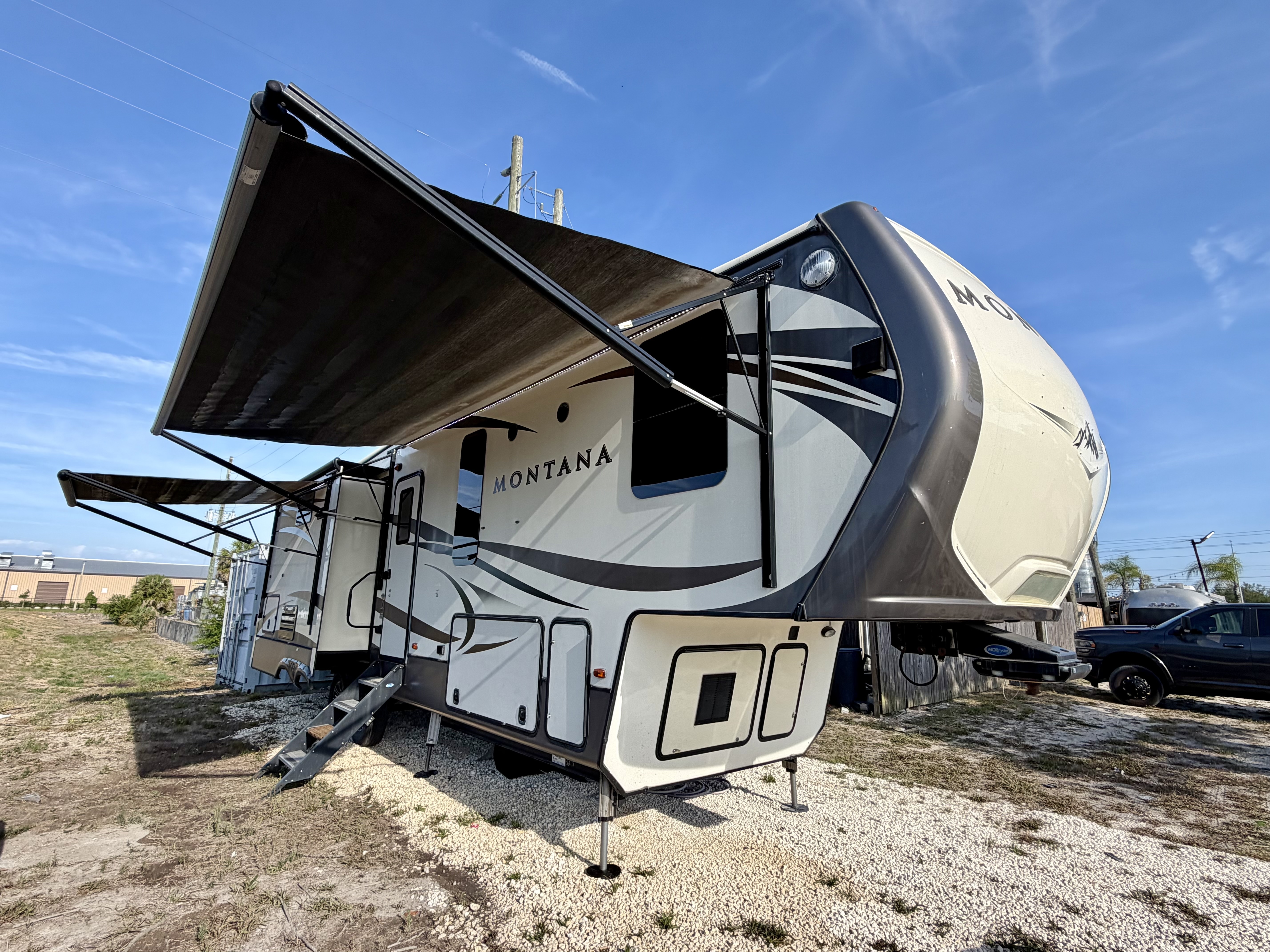 2017 Keystone MONTANA 3160RL in homosassa FL