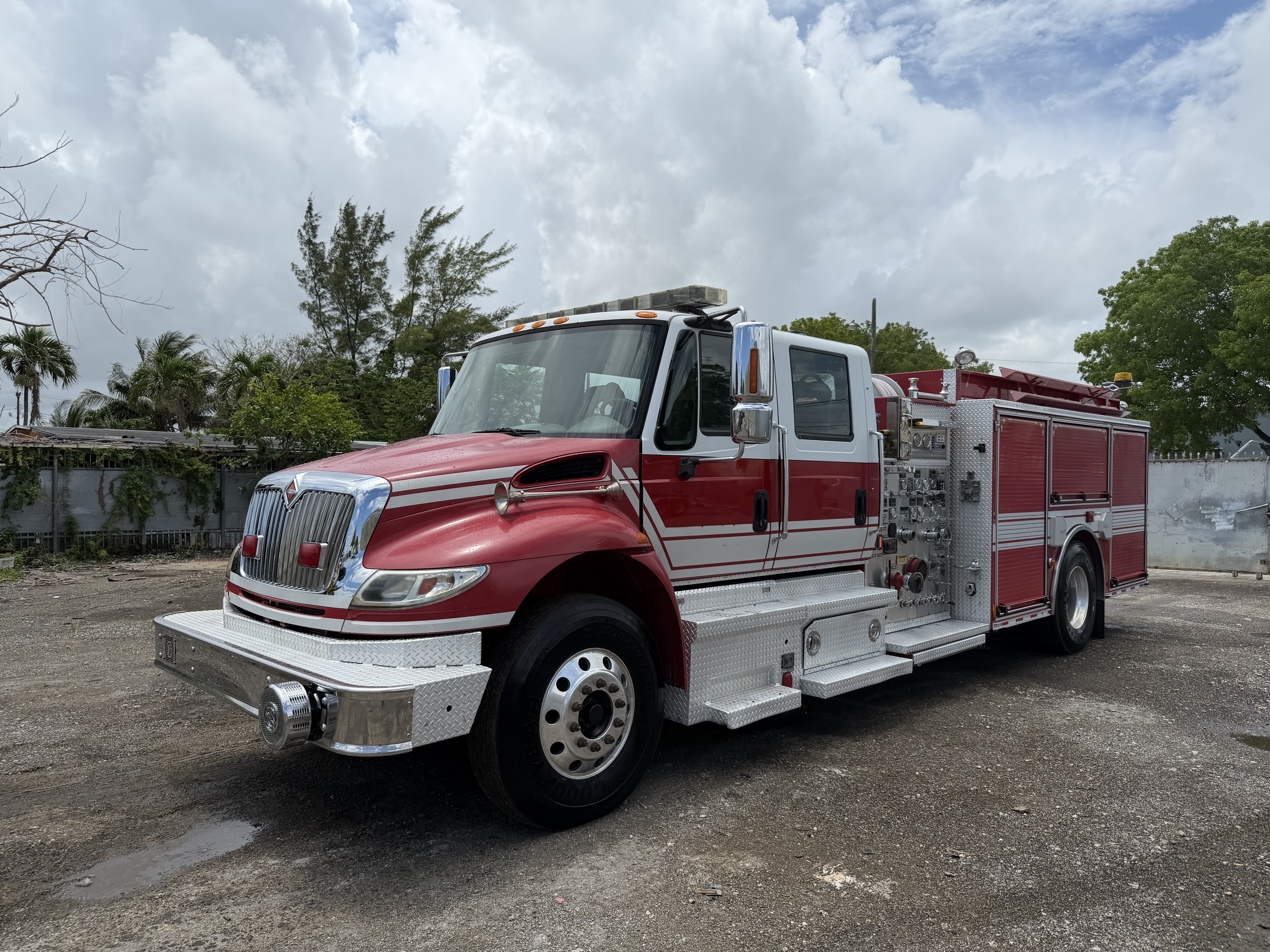 2007 INTERNATIONAL 4400 in Miami, FL