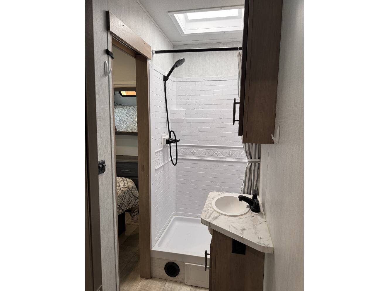 A photo of this 2023 Grand Design MOMENTUM G-CLASS 21G