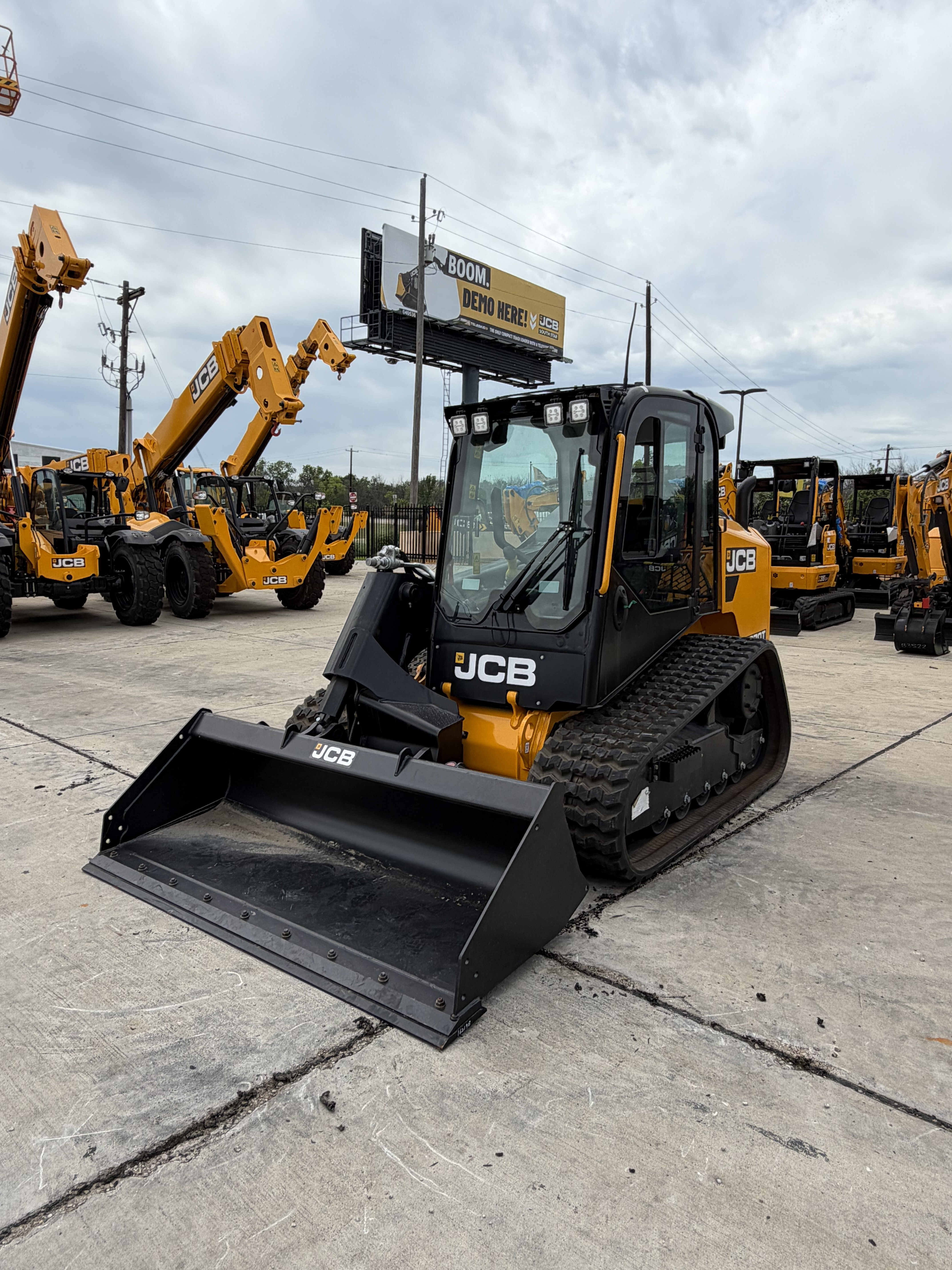 2026 JCB 270T in Lewisville, TX