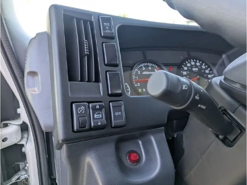 2026 ISUZU NRR