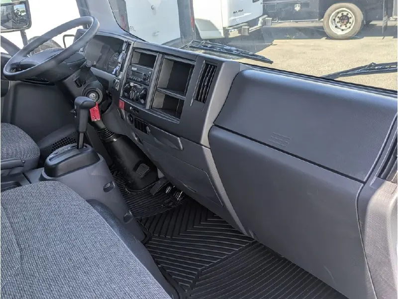 2026 ISUZU NRR