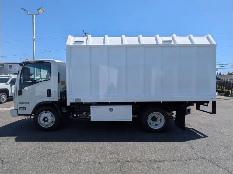 2026 ISUZU NRR