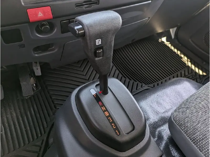2026 ISUZU NRR
