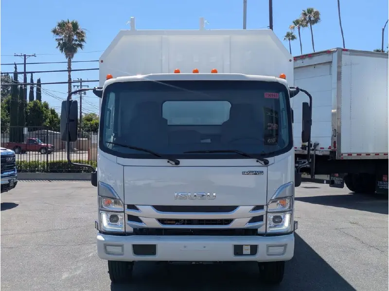 2026 ISUZU NRR