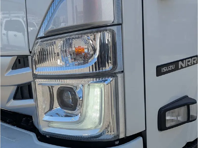2026 ISUZU NRR