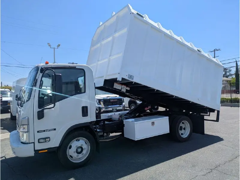 2026 ISUZU NRR