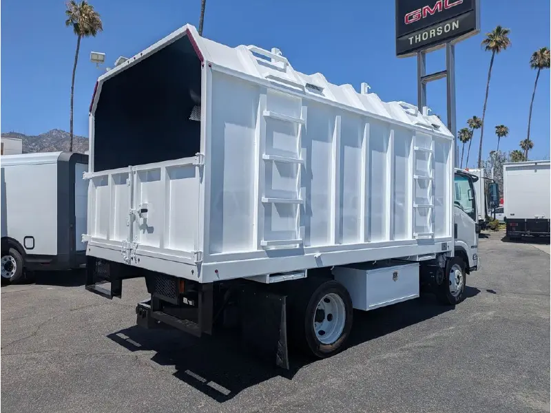 2026 ISUZU NRR