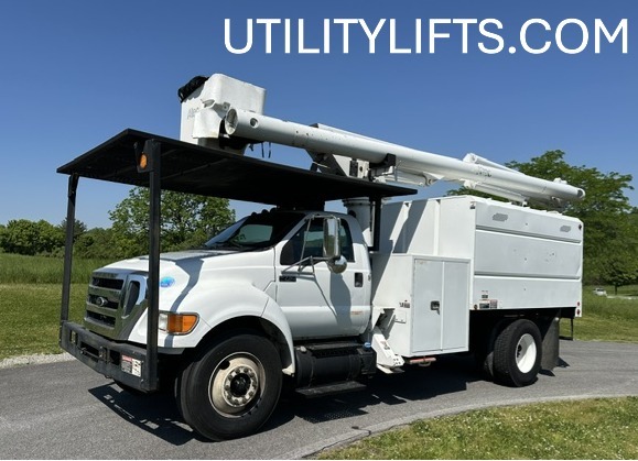 2013 FORD F750 in Bernville, PA
