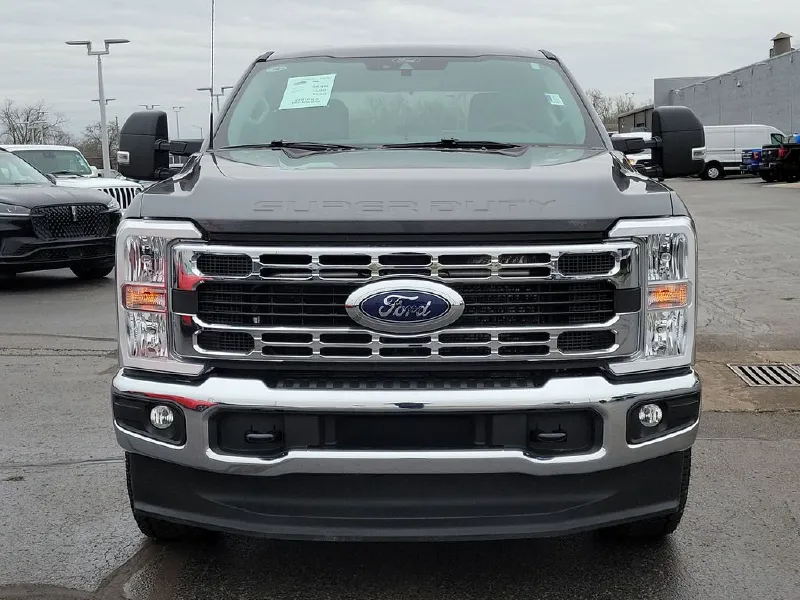 2025 FORD F250