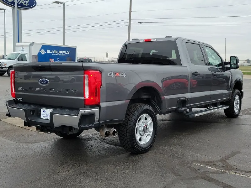 2025 FORD F250