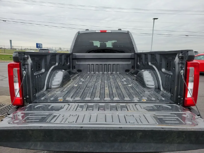 2025 FORD F250