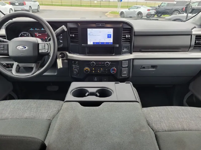2025 FORD F250