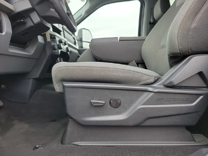 2025 FORD F250