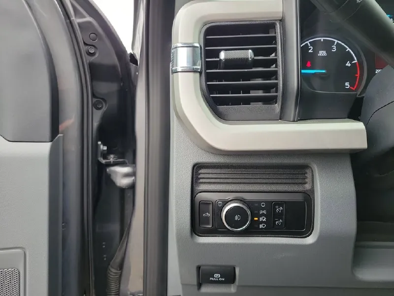 2025 FORD F250
