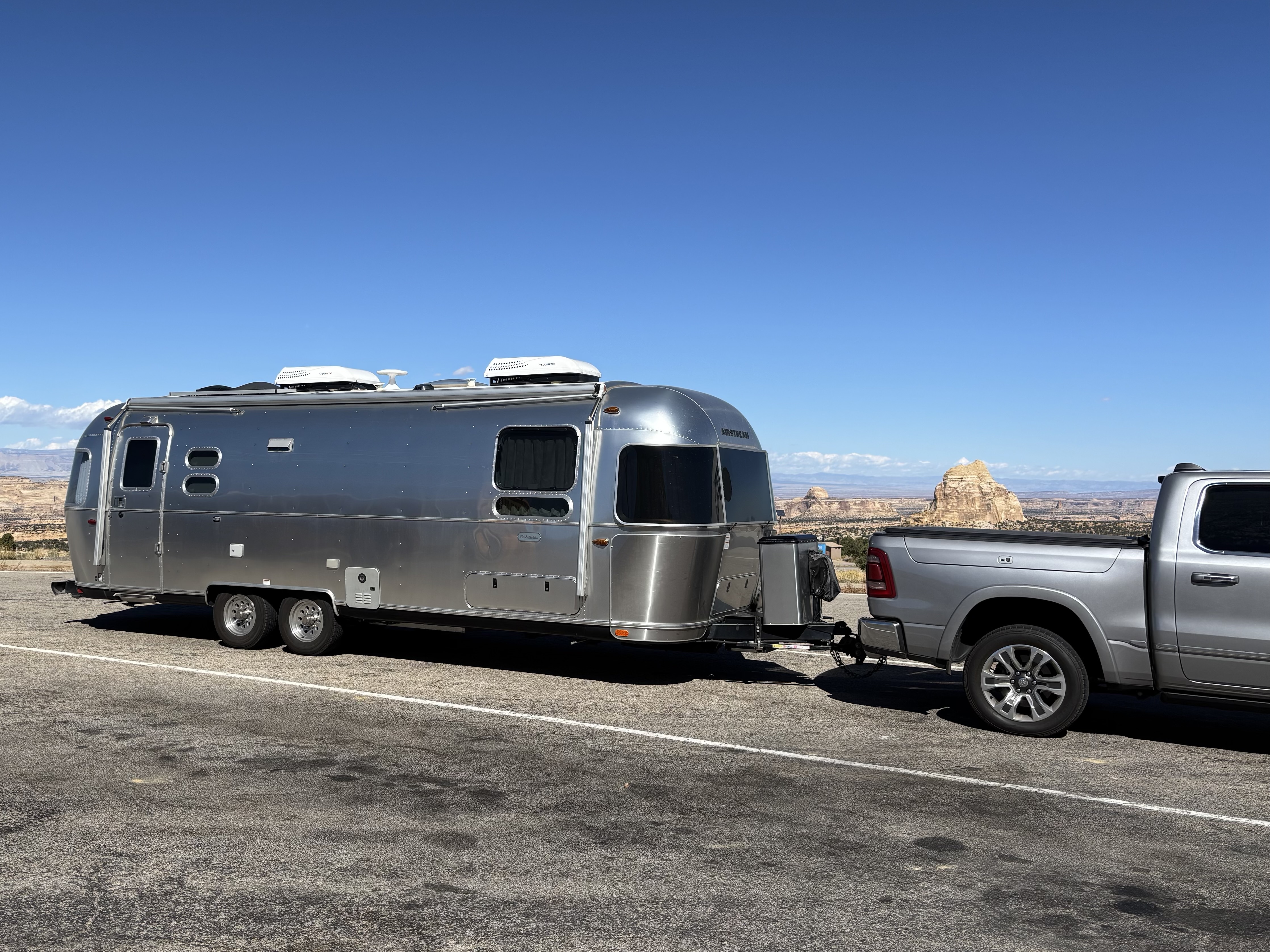 2021 Airstream GLOBETROTTER 27FB TWIN in white bear lake MN