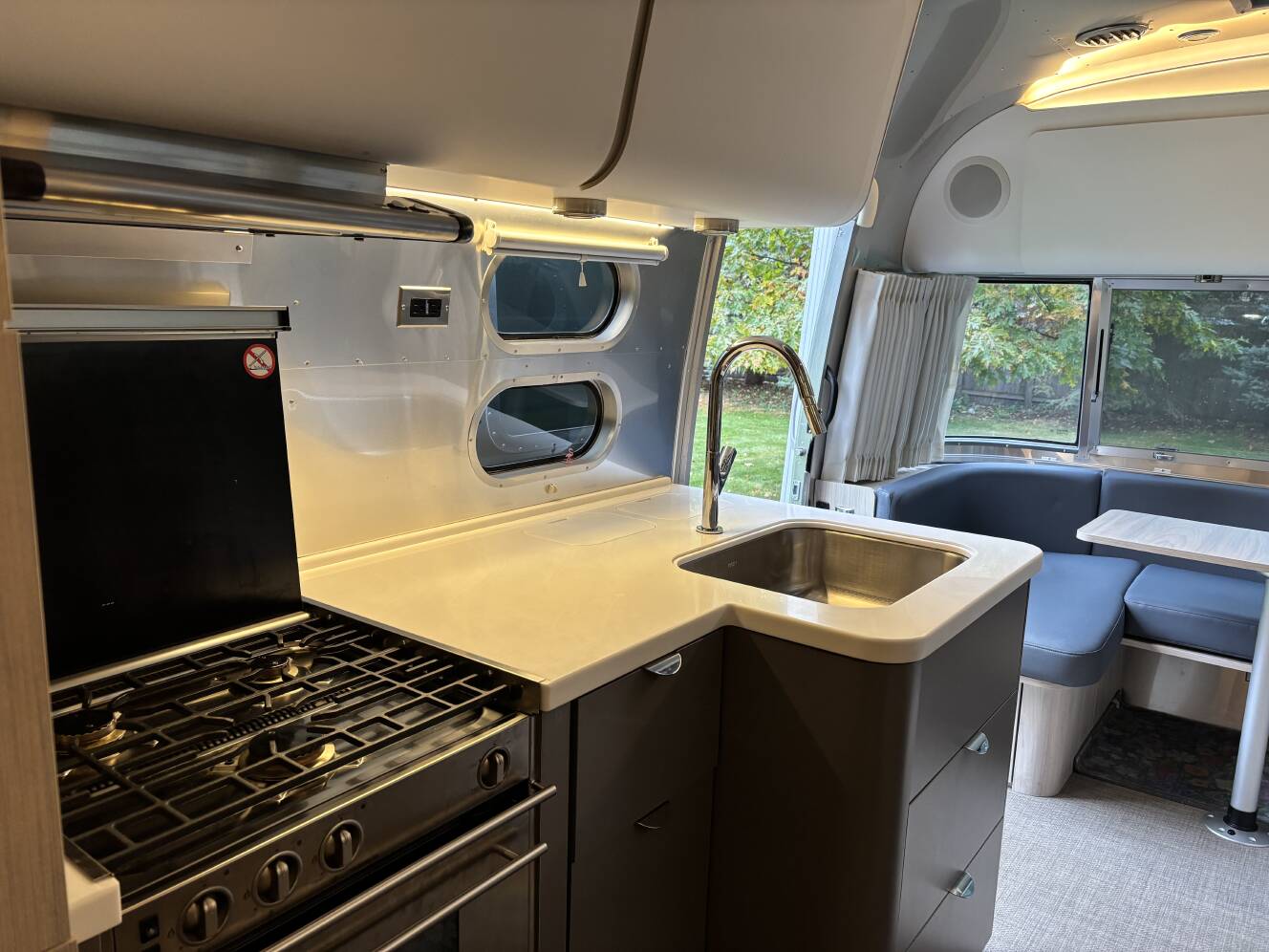 A photo of this 2021 Airstream GLOBETROTTER 27FB TWIN