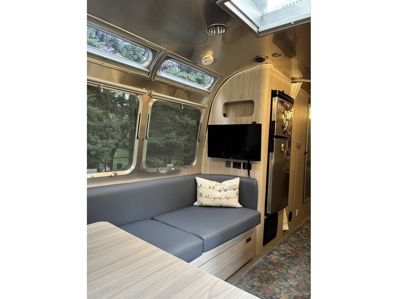 A photo of this 2021 Airstream GLOBETROTTER 27FB TWIN