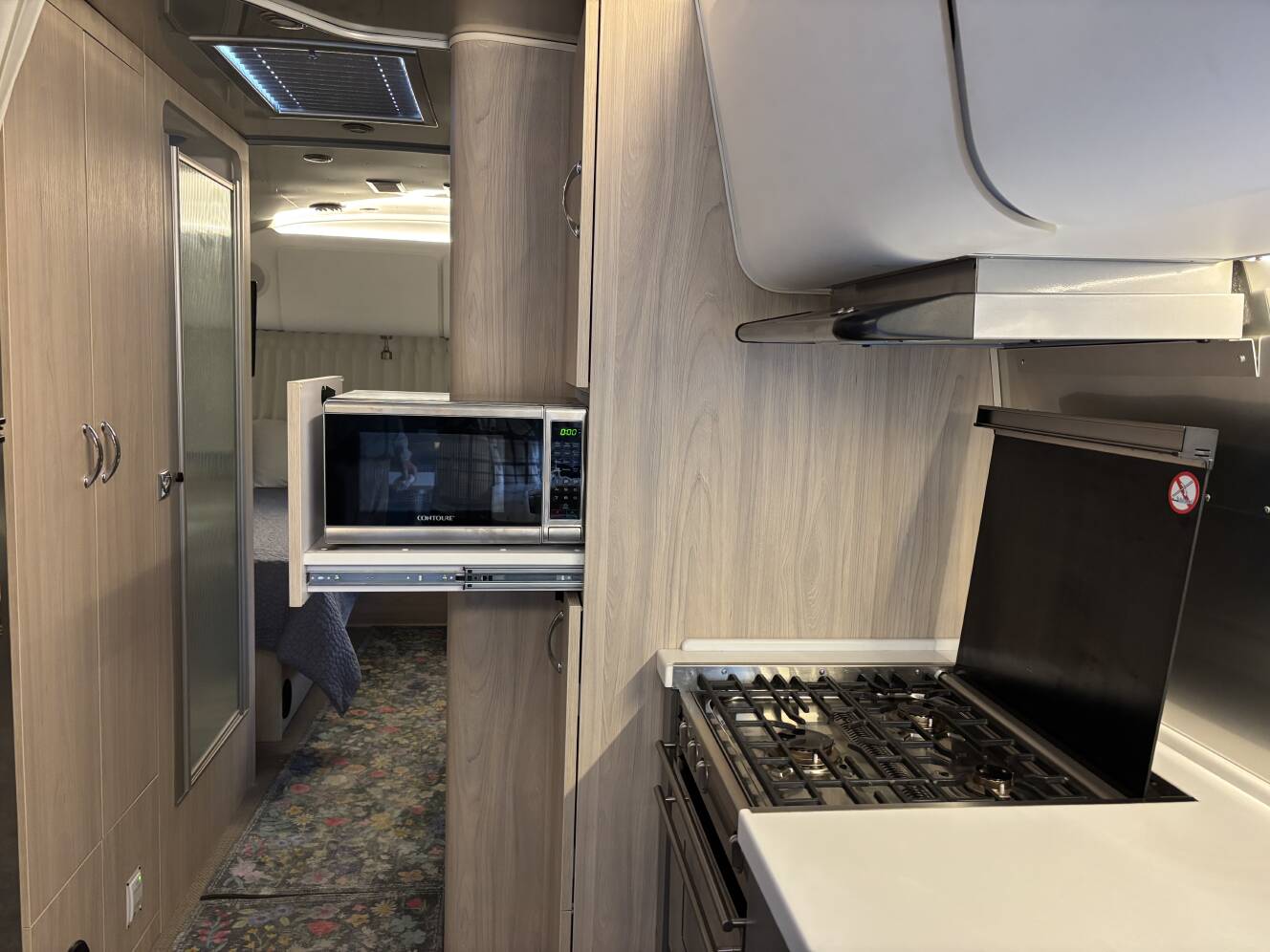 A photo of this 2021 Airstream GLOBETROTTER 27FB TWIN