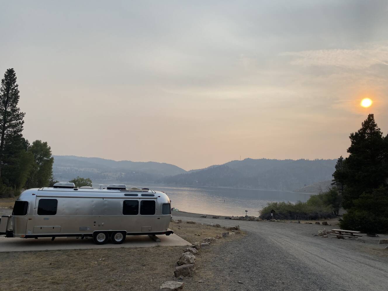 A photo of this 2021 Airstream GLOBETROTTER 27FB TWIN