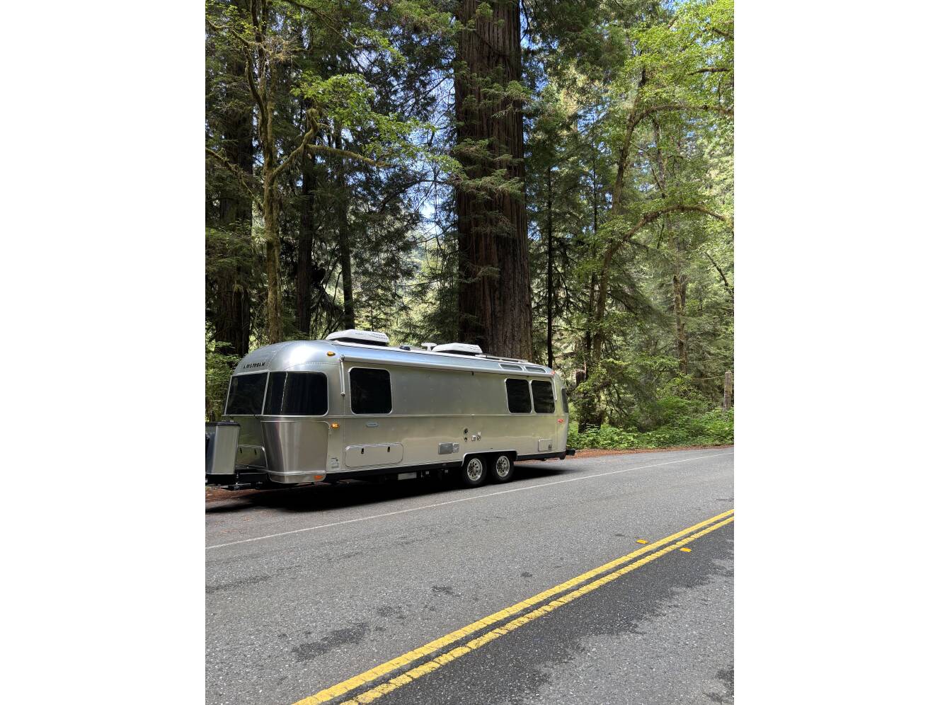 A photo of this 2021 Airstream GLOBETROTTER 27FB TWIN