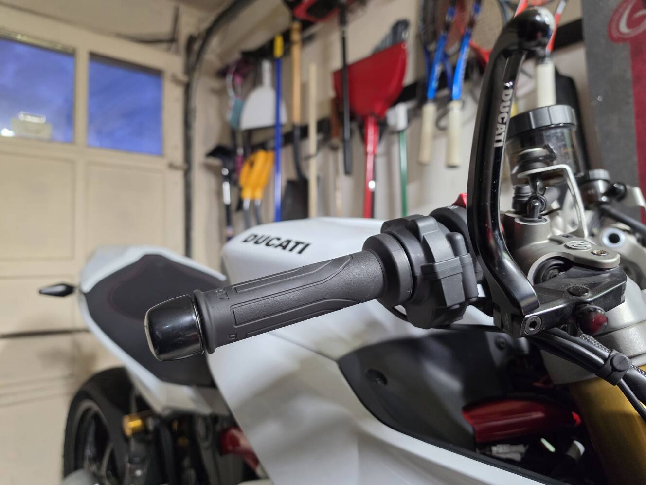 A photo of this 2024 Ducati SUPERSPORT 950 S