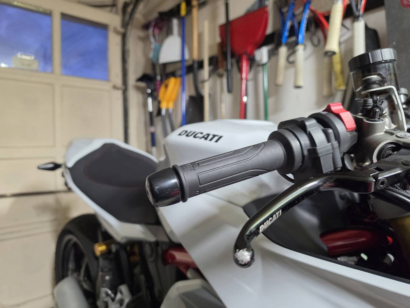 A photo of this 2024 Ducati SUPERSPORT 950 S