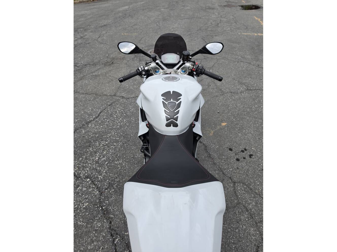 A photo of this 2024 Ducati SUPERSPORT 950 S