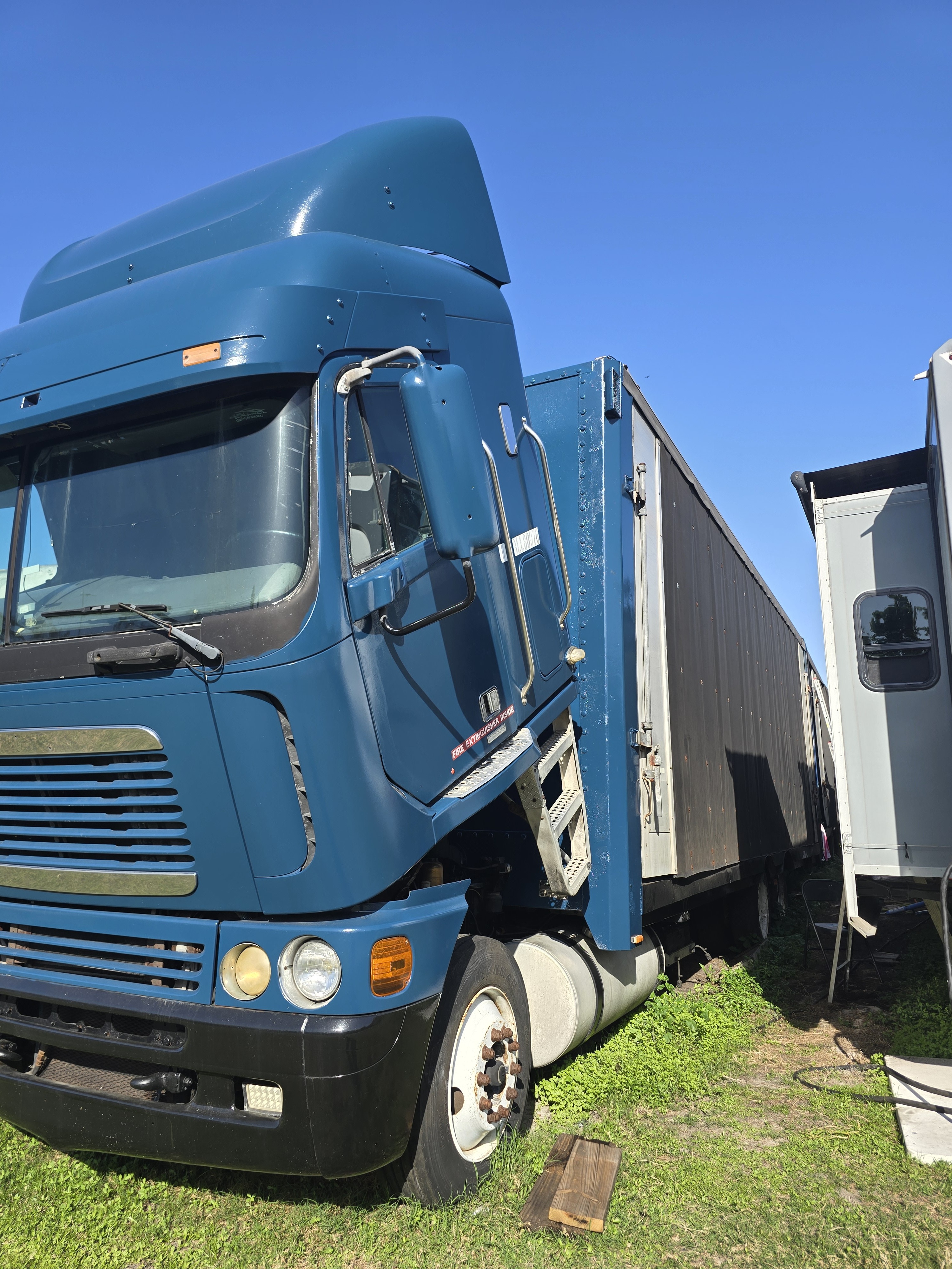 2003 FREIGHTLINER Argosy in Sarasota, FL
