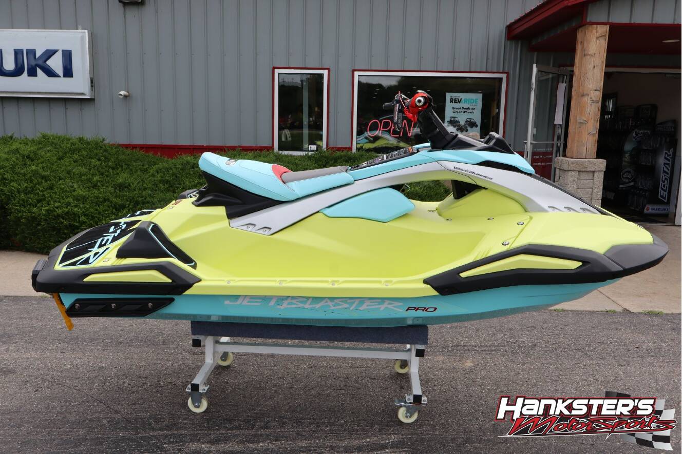 A photo of this 2025 Yamaha JetBlaster PRO 2-Up