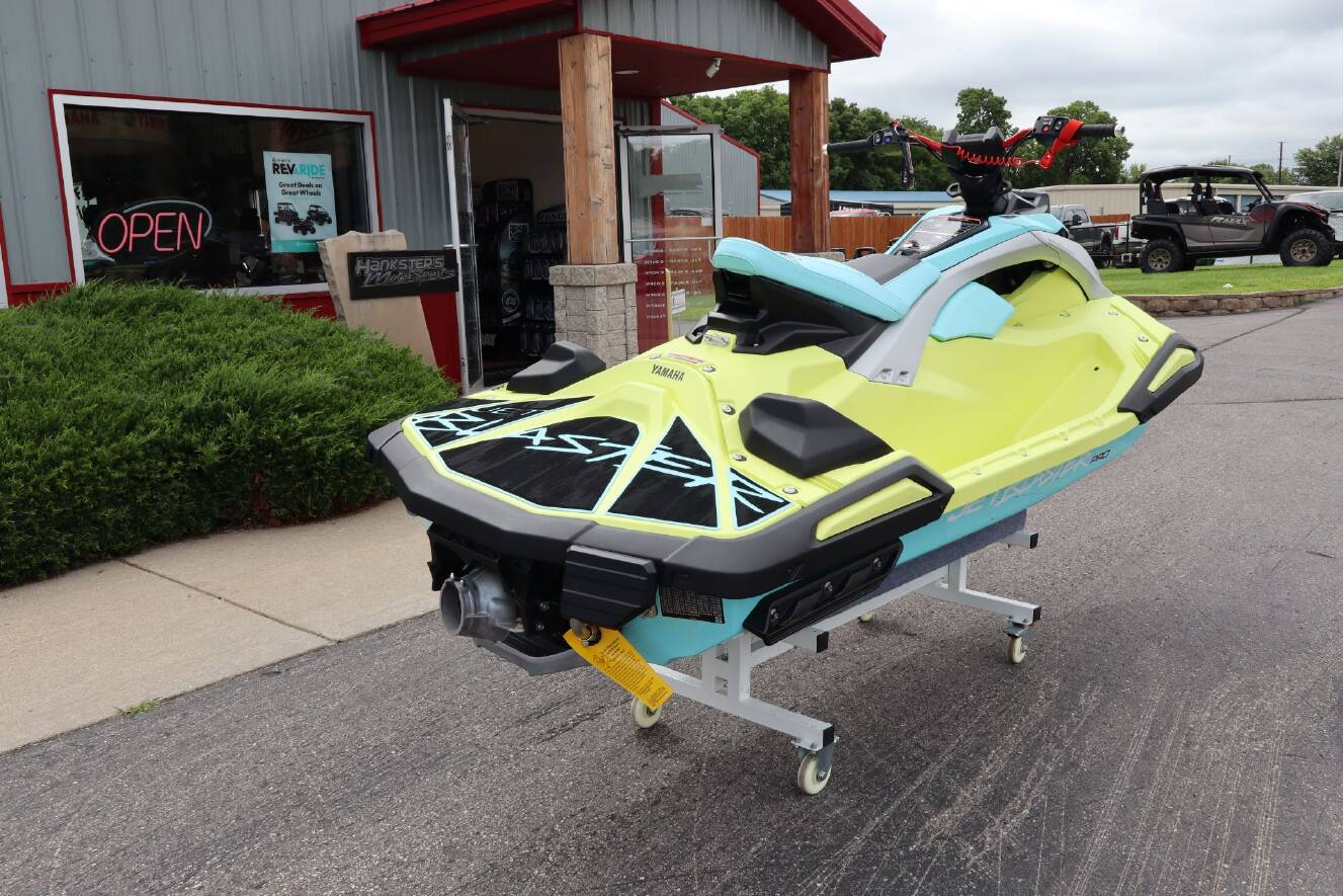 A photo of this 2025 Yamaha JetBlaster PRO 2-Up