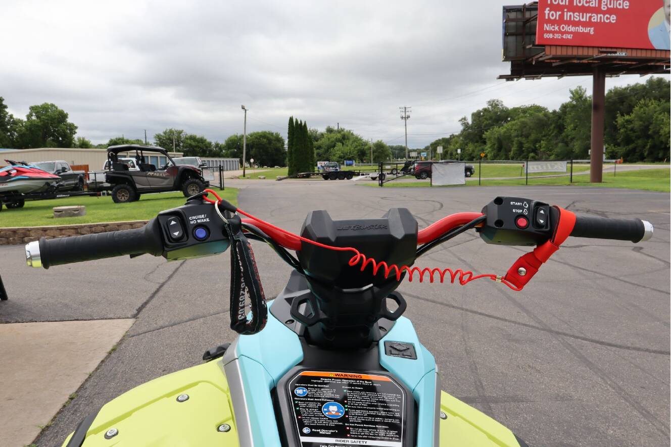 A photo of this 2025 Yamaha JetBlaster PRO 2-Up