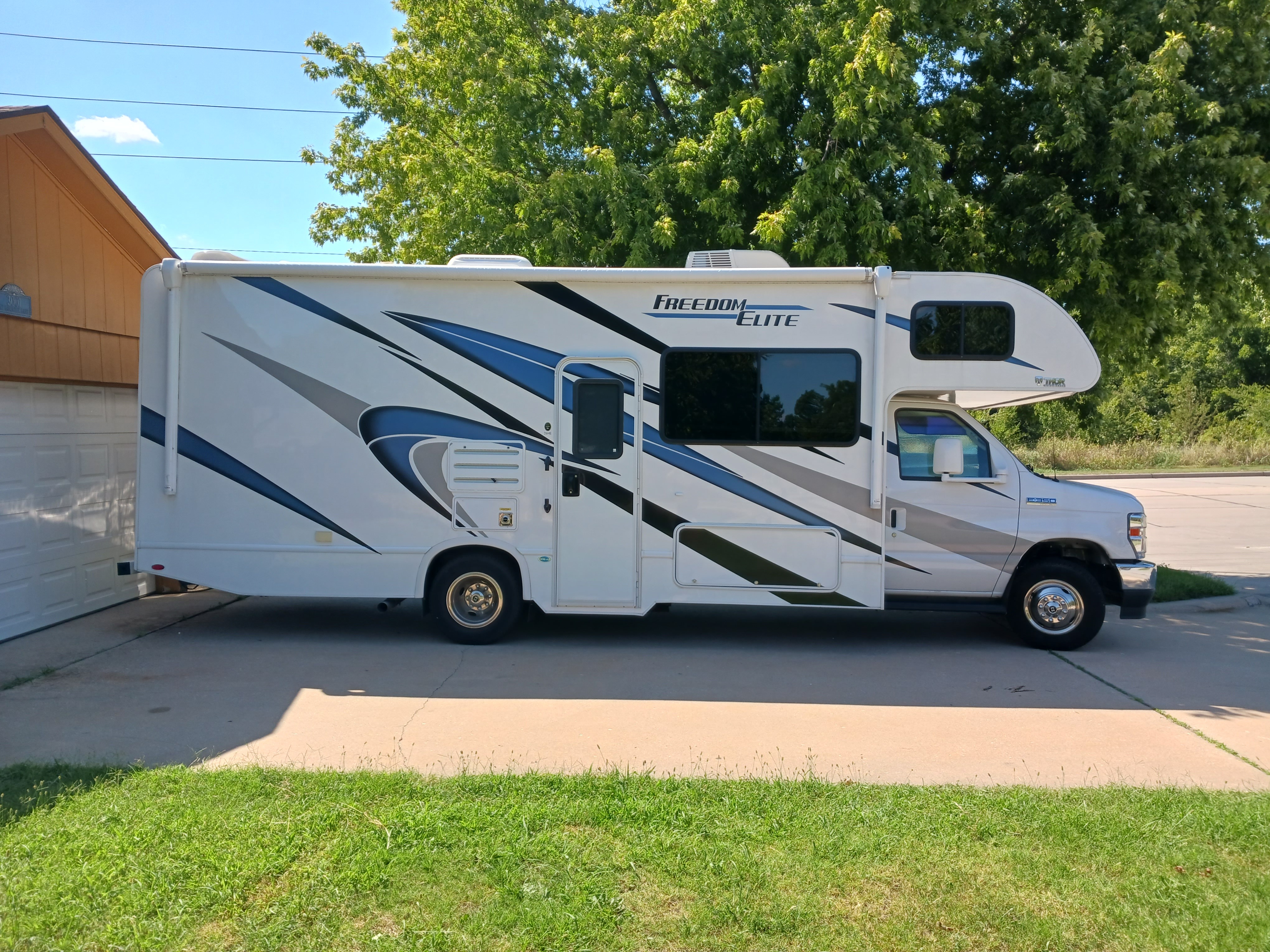 2021 Thor Motor Coach FREEDOM ELITE 26HE in lawton OK