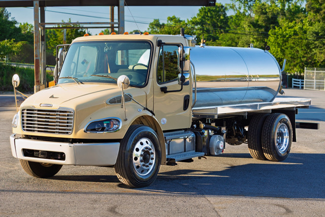 2020 FREIGHTLINER BUSINESS CLASS M2 106 in Forest Park, GA