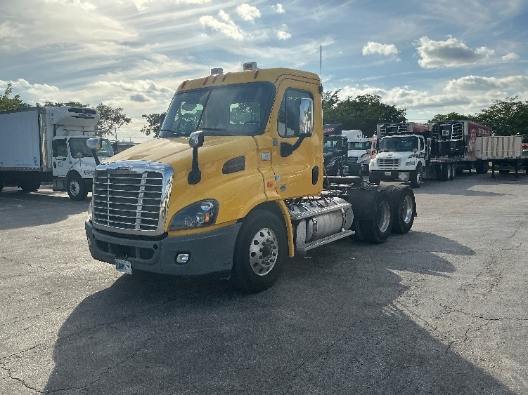 2019 FREIGHTLINER CASCADIA 113 in Medley, FL