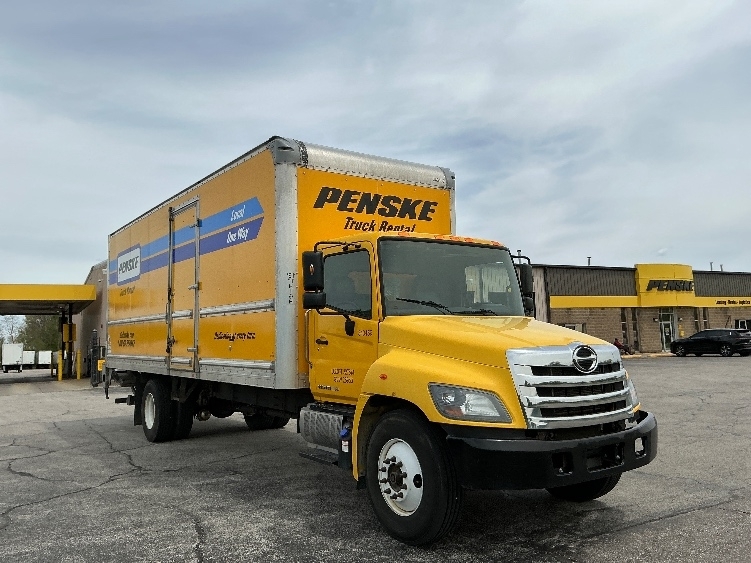 2020 HINO 268 in Oakwood Village, OH