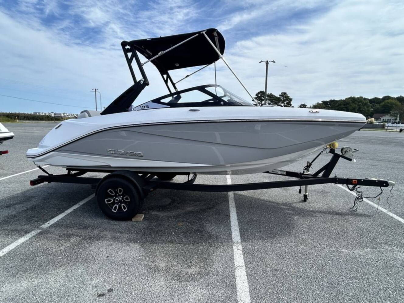 A photo of this 2025 Scarab 195 SE