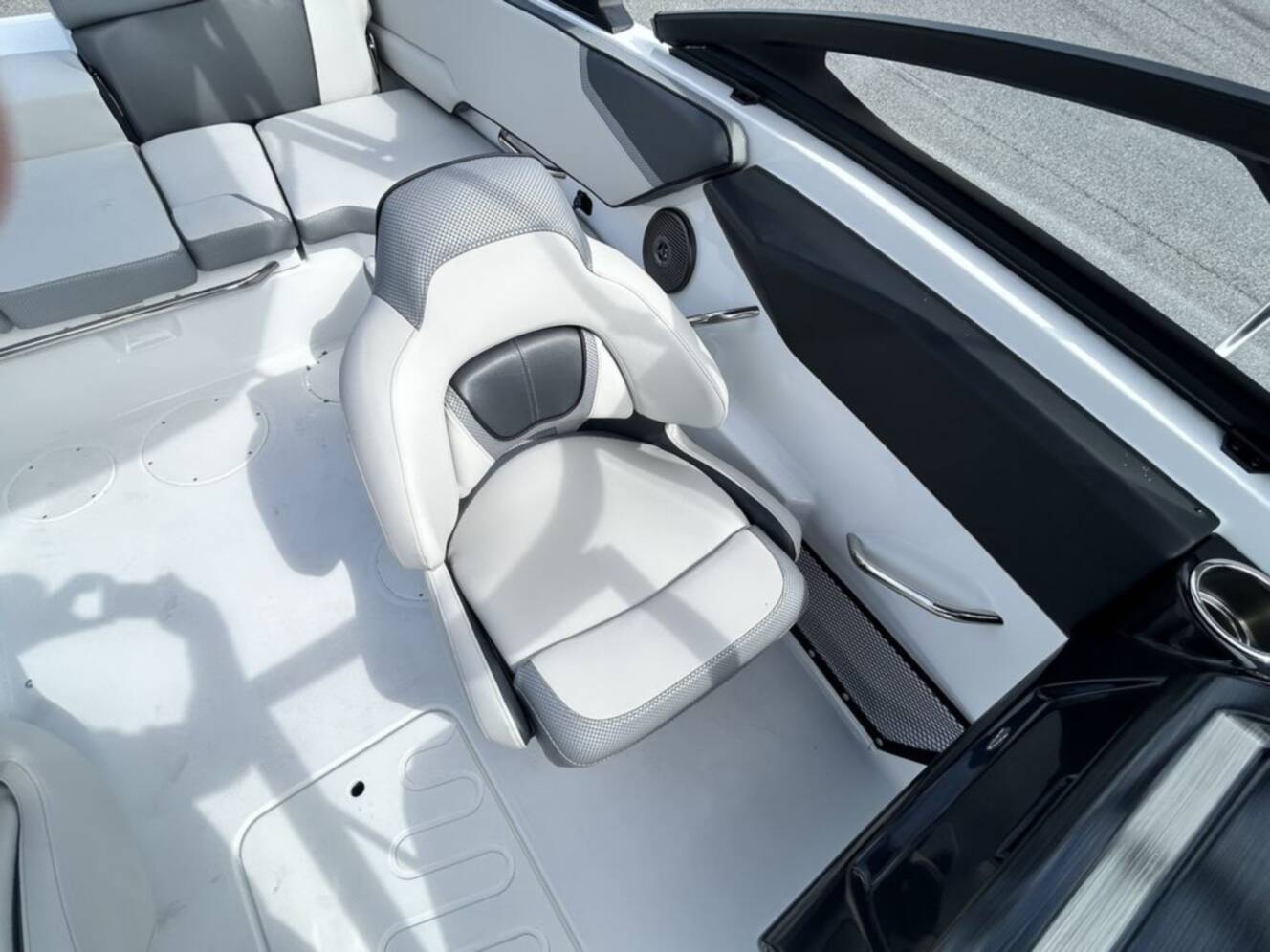 A photo of this 2025 Scarab 195 SE