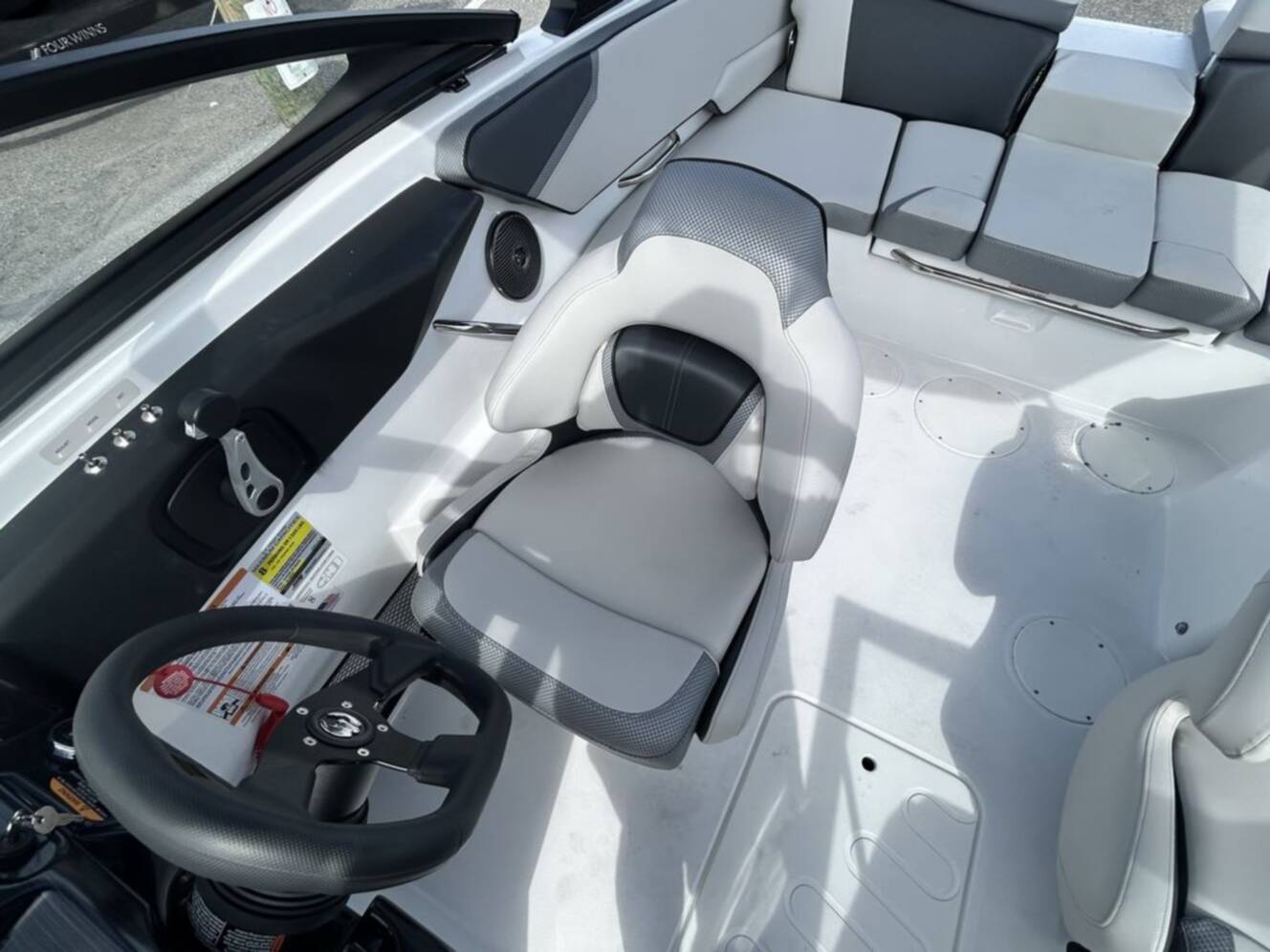 A photo of this 2025 Scarab 195 SE