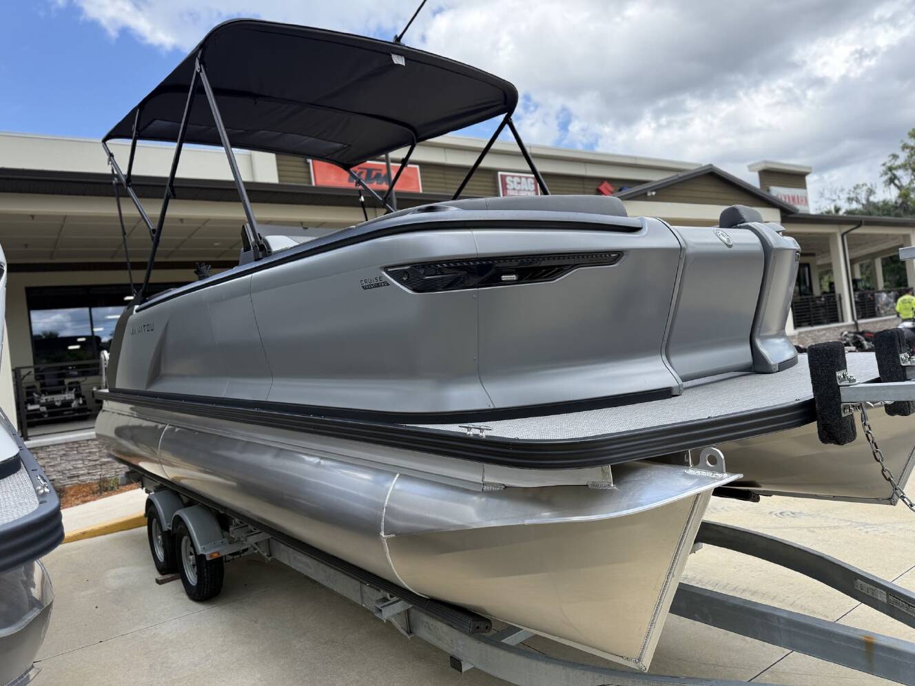 A photo of this 2025 Manitou Pontoon Cruise 22 Switchback