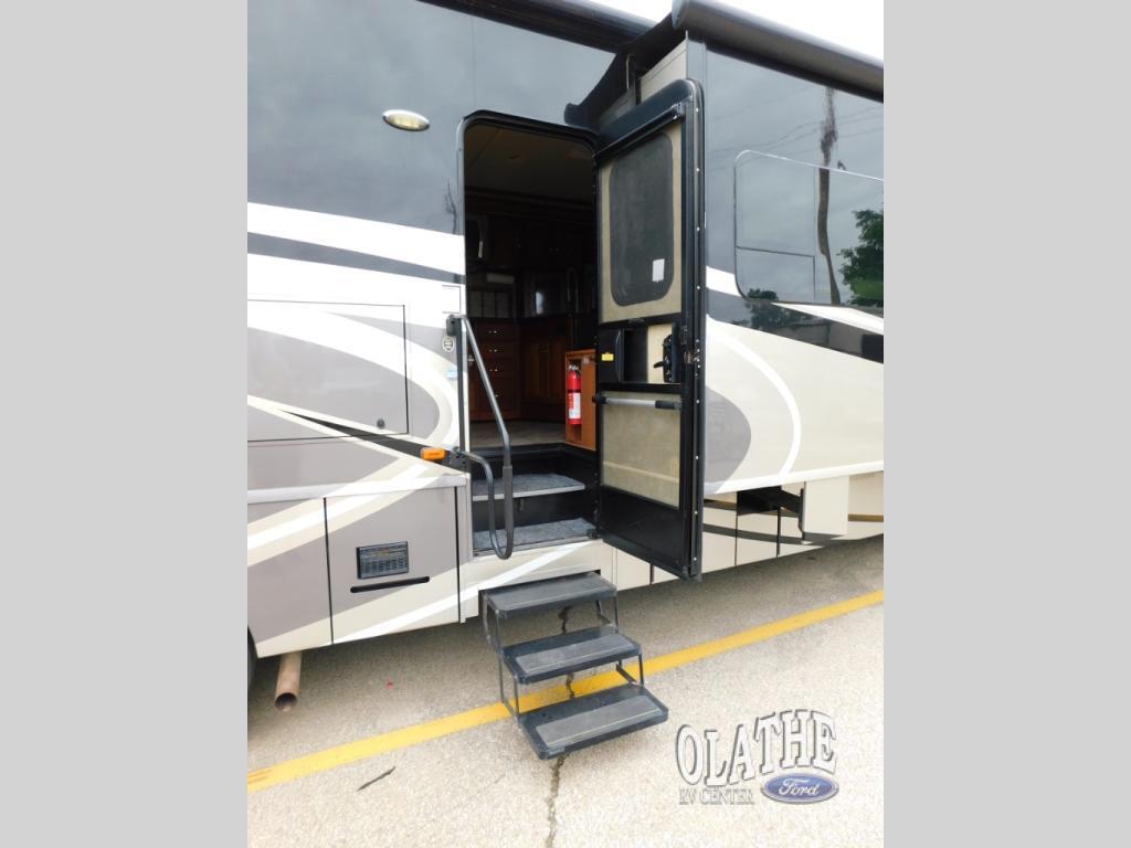 2017 Winnebago Suncruiser 37F in gardner KS