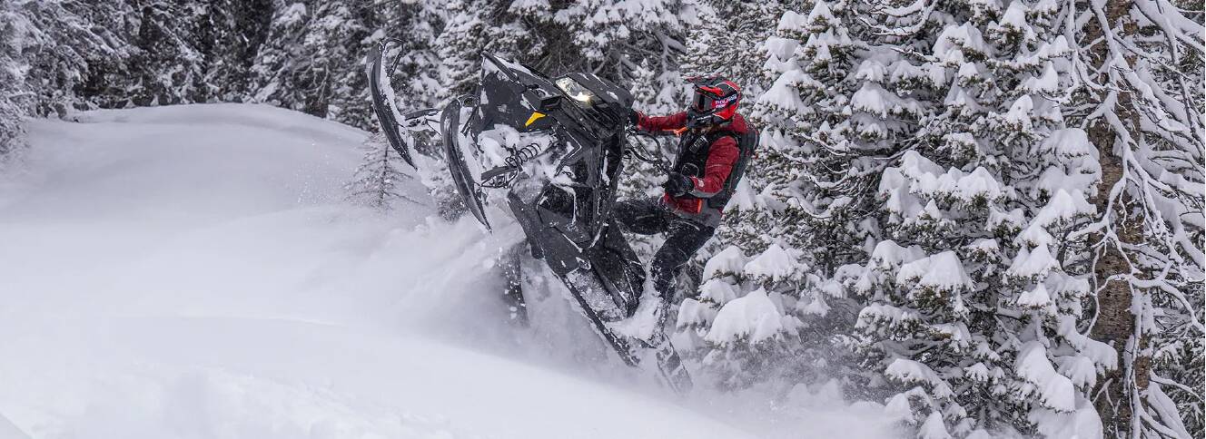 A photo of this 2027 Polaris 850 RMK SPS 146 Gloss Black ES