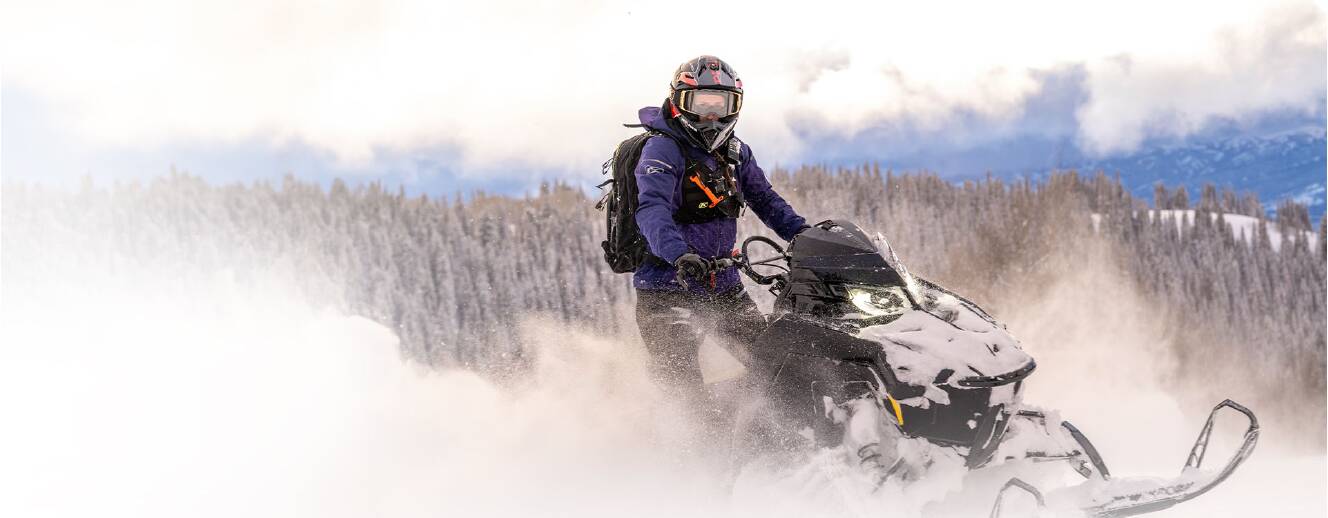 A photo of this 2027 Polaris 850 RMK SPS 146 Gloss Black ES