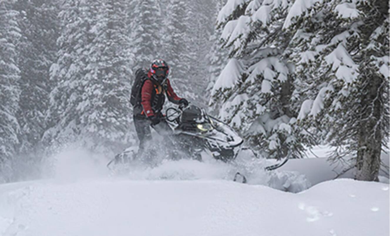 A photo of this 2027 Polaris 850 RMK SPS 146 Gloss Black ES