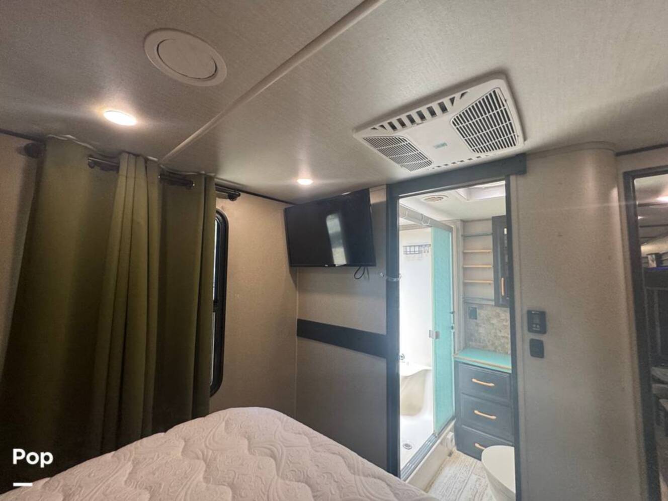 A photo of this 2018 Grand Design Momentum 399TH