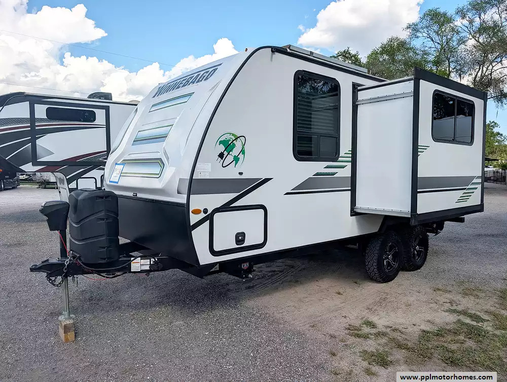 2022 Winnebago Micro Minnie Flx 2108FBS in summerfield FL
