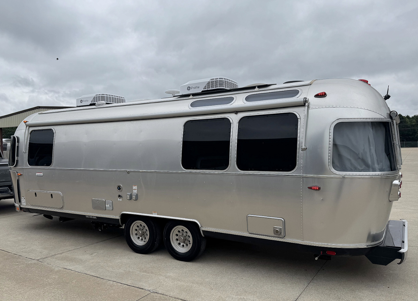 2025 Airstream INTERNATIONAL 27FB TWIN in bossier city LA