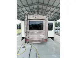 2017 FOREST RIVER CEDAR CREEK HATHAWAY 38FL6